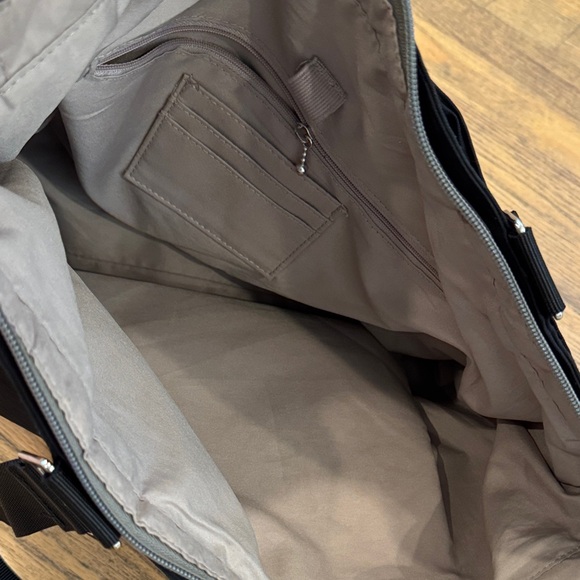 Baggallini Black Tote Bag - Picture 7 of 9